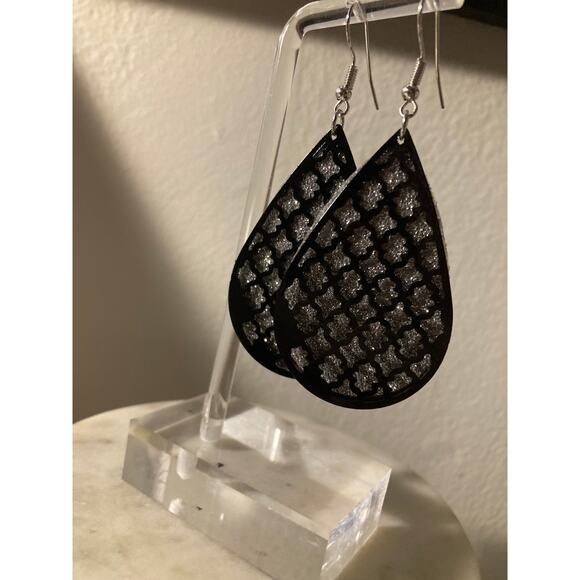 drop earrings - Picture 1 of 3